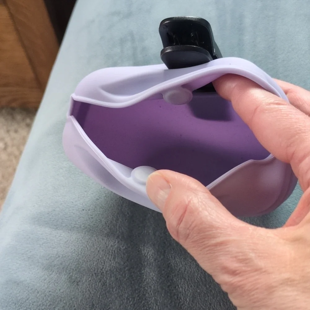Training Essentials: Treat Bag And Clicker - Picture 3 of 4